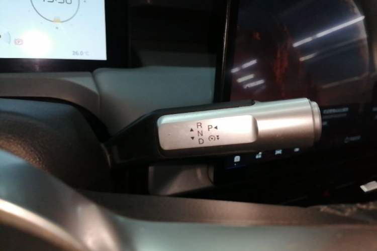Used AION Y 2023 Plus 510 Enjoy Edition Gear Lever