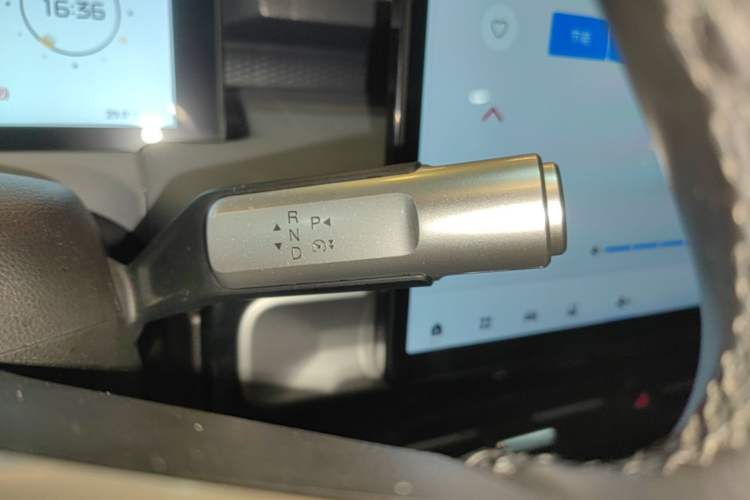 Used AION Y 2023 Plus 510 Smart Edition Gear Lever