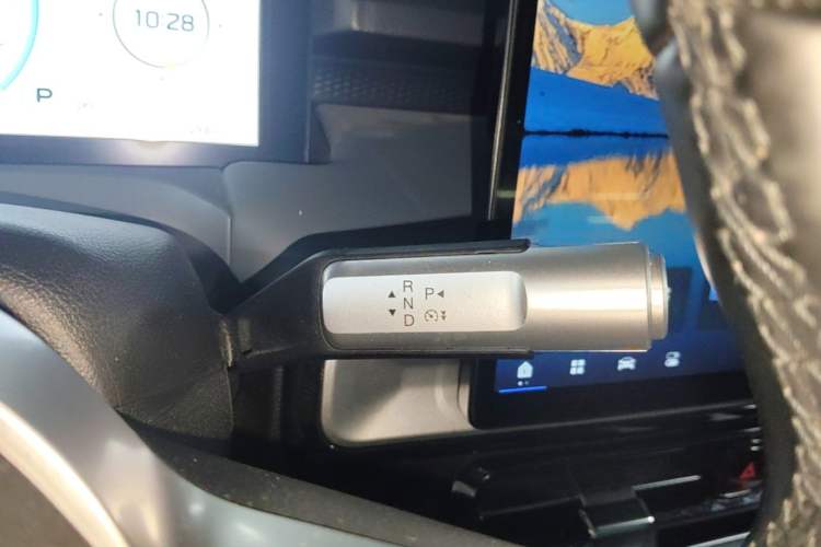 Used AION Y 2023 Plus 510 Enjoy Edition Gear Lever