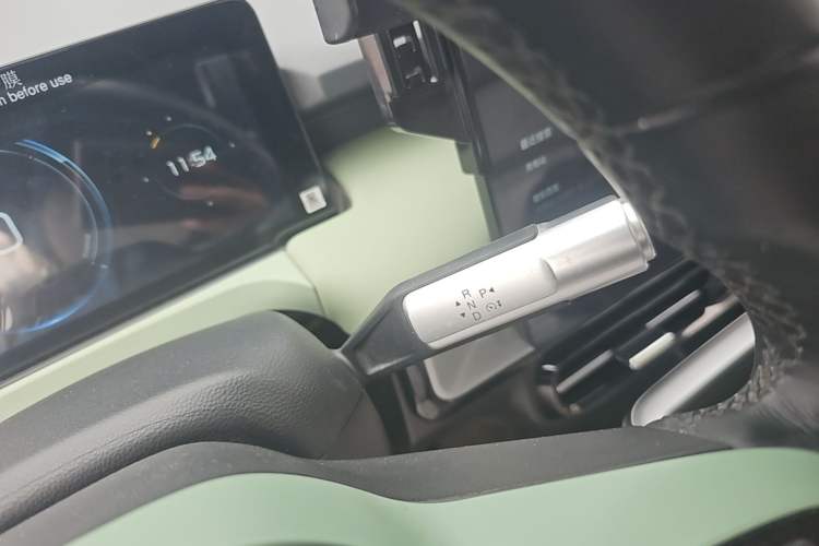 Used AION Y 2023 Plus 510 Enjoy Edition Gear Lever
