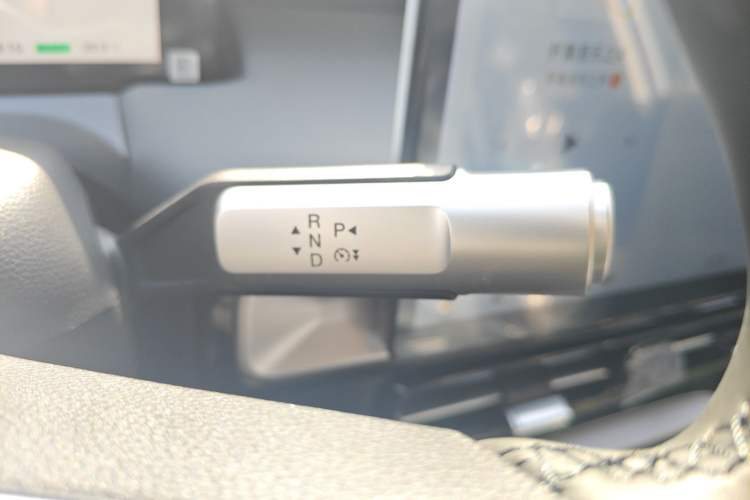 Used AION Y 2023 Plus 610 Enjoy Edition Gear Lever