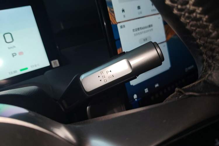 Used AION Y 2023 Younger Star Edition Gear Lever