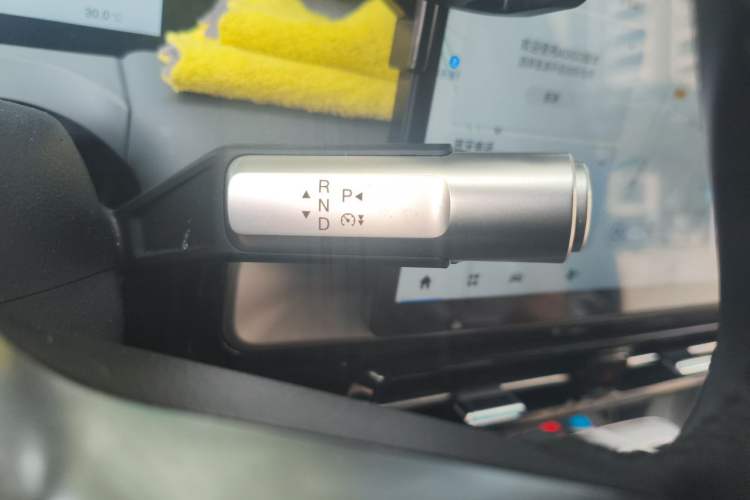 Used AION Y 2023 Plus 510 Enjoy Edition Gear Lever