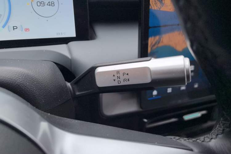 Used AION Y 2023 Plus 510 Enjoy Edition Gear Lever
