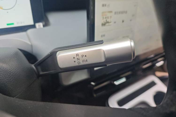 Used AION Y 2023 Plus 510 Smart Edition Gear Lever