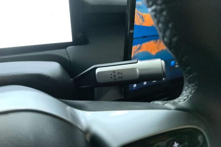 Used AION Y 2023 Plus 510 Smart Edition Gear Lever