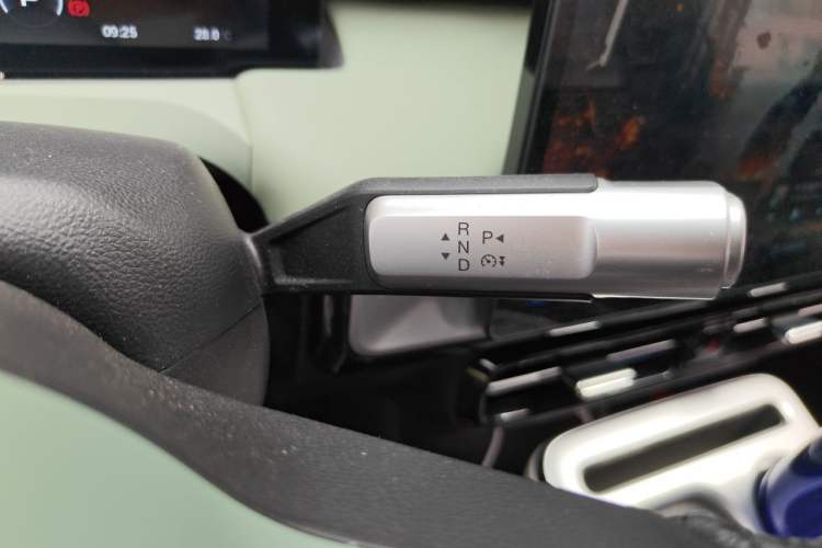 Used AION Y 2023 Plus 610 Enjoyment Edition Ternary Lithium Gear Lever