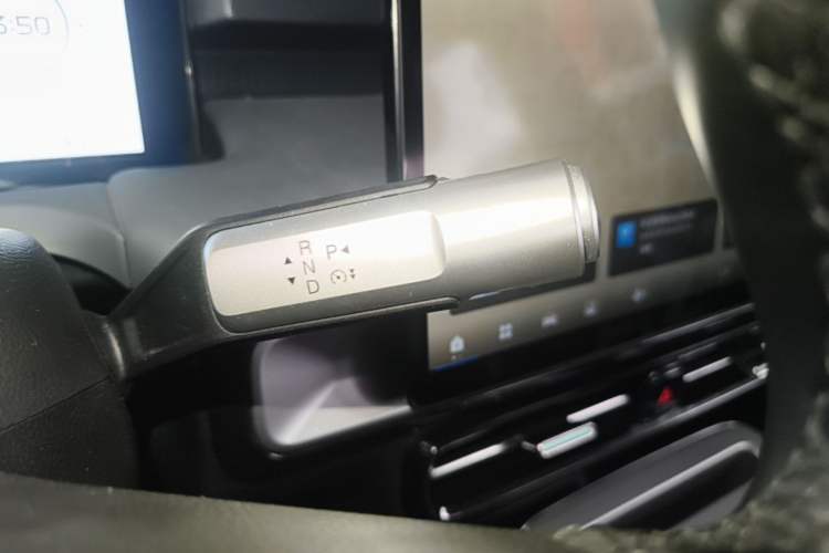 Used AION Y 2023 Younger Star Edition Gear Lever