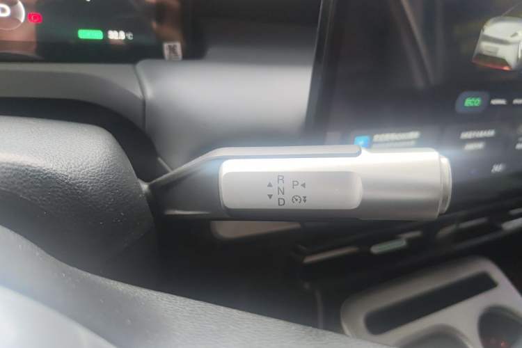 Used AION Y 2023 Plus 510 Enjoy Edition Gear Lever
