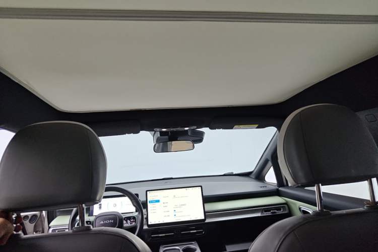 Used AION Y 2023 Plus 510 Smart Edition Headliner