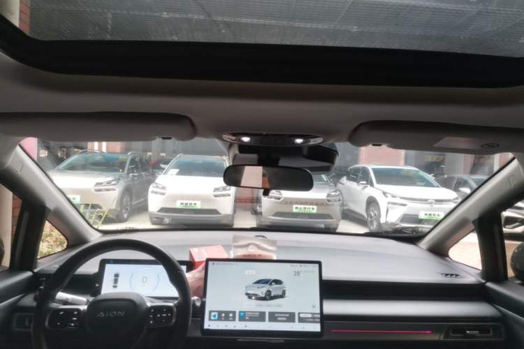 Used AION Y 2023 Plus 510 Smart Edition Headliner