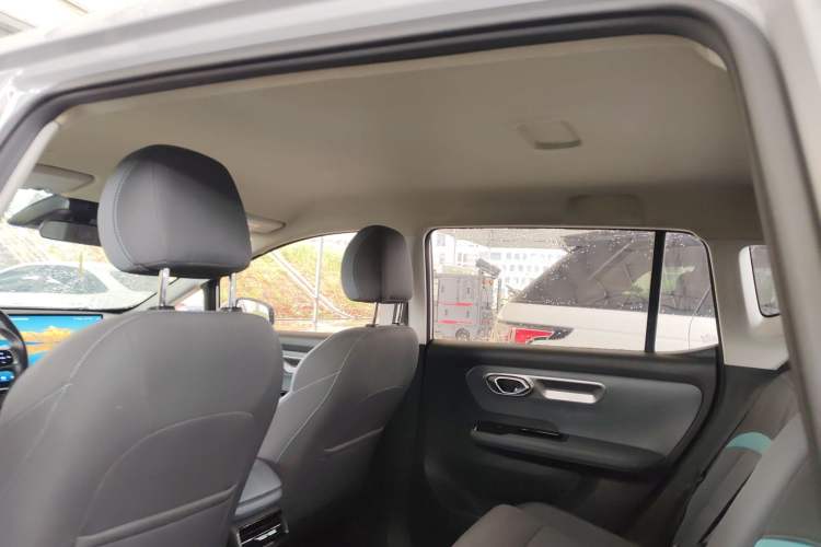 Used AION Y 2023 Plus 510 Enjoy Edition Headliner