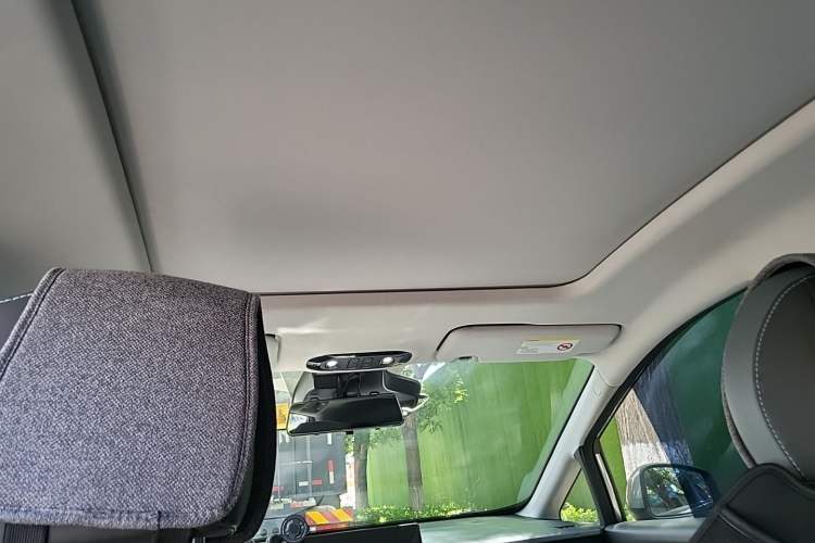 Used AION Y 2023 Plus 510 Smart Edition Headliner