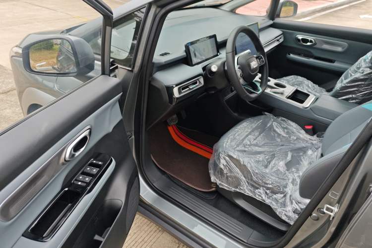Used AION Y 2023 Plus 610 Enjoy Edition Interior 1