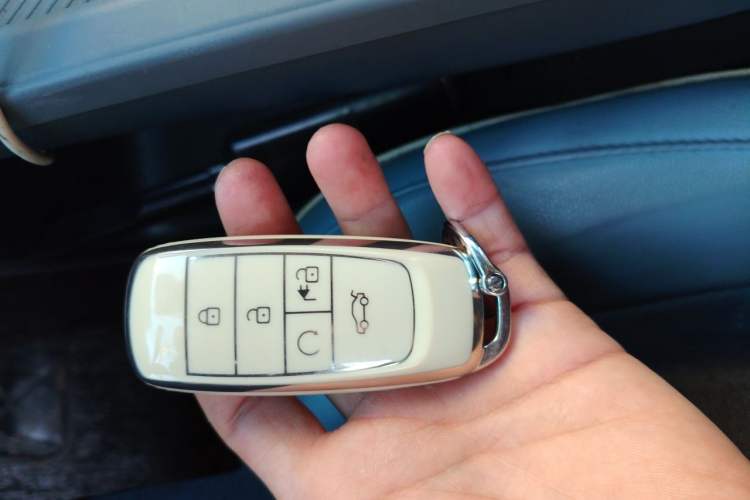 Used AION Y 2023 Younger Interior 1