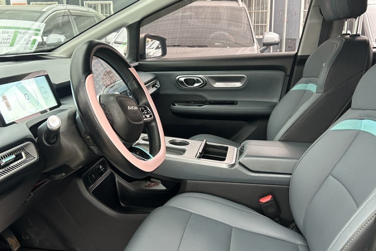 Used AION Y 2023 Plus 510 Smart Edition Interior 2