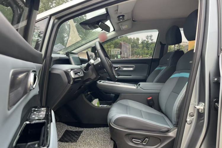 Used AION Y 2023 Plus 510 Smart Edition Interior 2