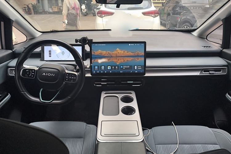 Used AION Y 2023 Younger Interior 2