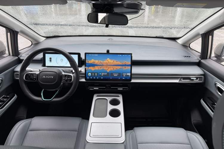 Used AION Y 2023 Younger Star Edition Interior 2