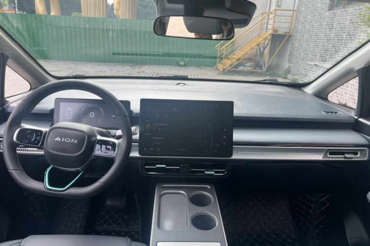 Used AION Y 2023 Plus 510 Smart Edition Interior 3