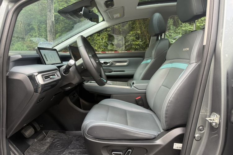 Used AION Y 2023 Younger Star Edition Interior 3