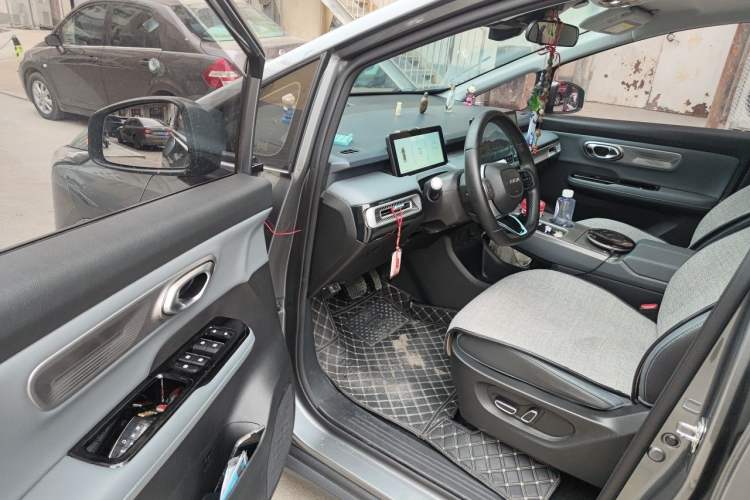 Used AION Y 2023 Plus 510 Smart Edition Interior 3