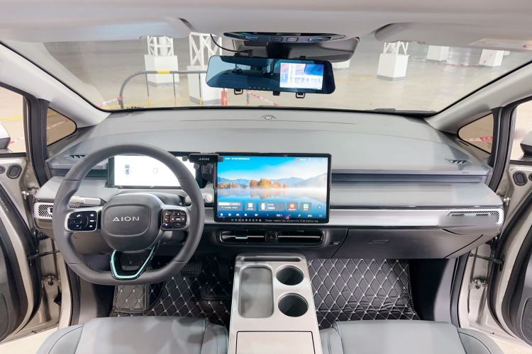 Used AION Y 2023 Younger Star Edition Interior 3