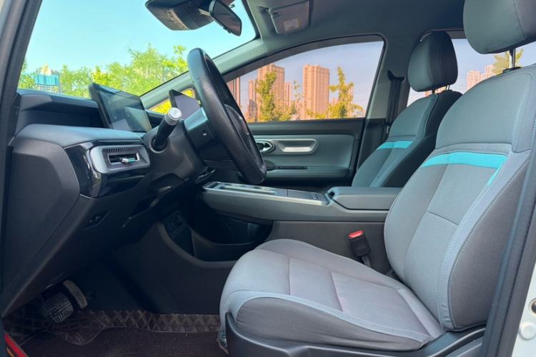 Used AION Y 2023 Younger Interior 3