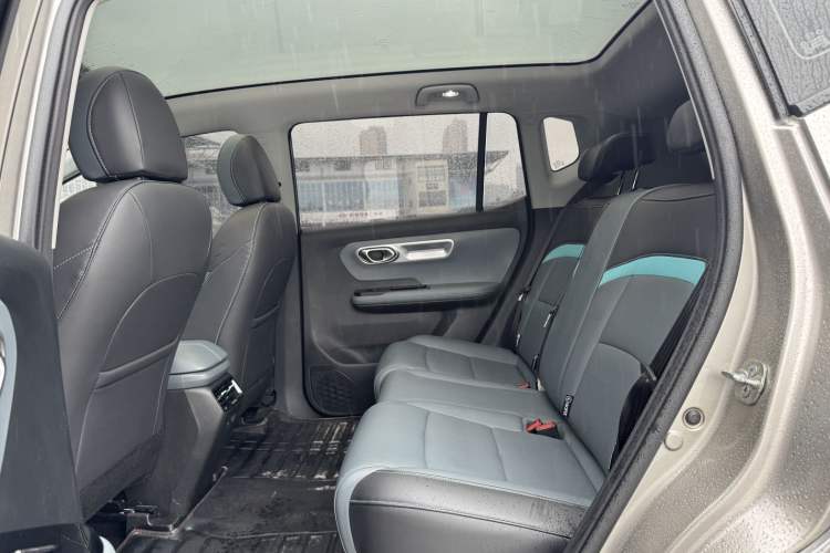 Used AION Y 2023 Younger Star Edition Interior 3