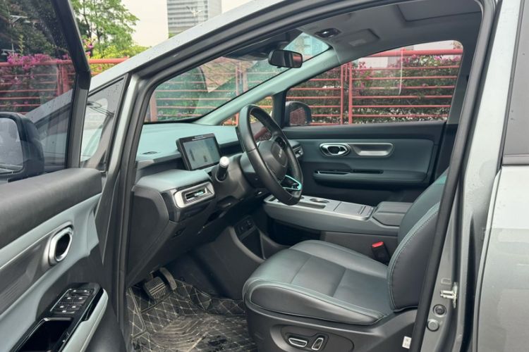 Used AION Y 2023 Younger Star Edition Interior 4