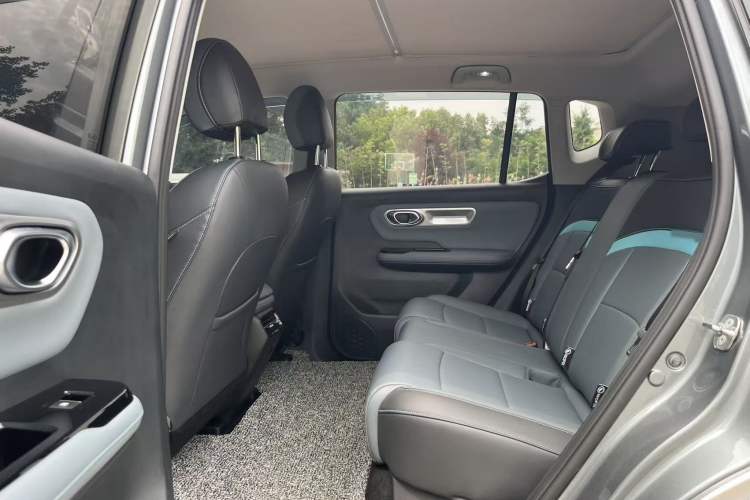 Used AION Y 2023 Plus 510 Smart Edition Interior 4