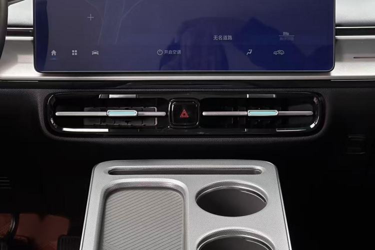 Used AION Y 2023 Plus 510 Smart Edition Interior 5