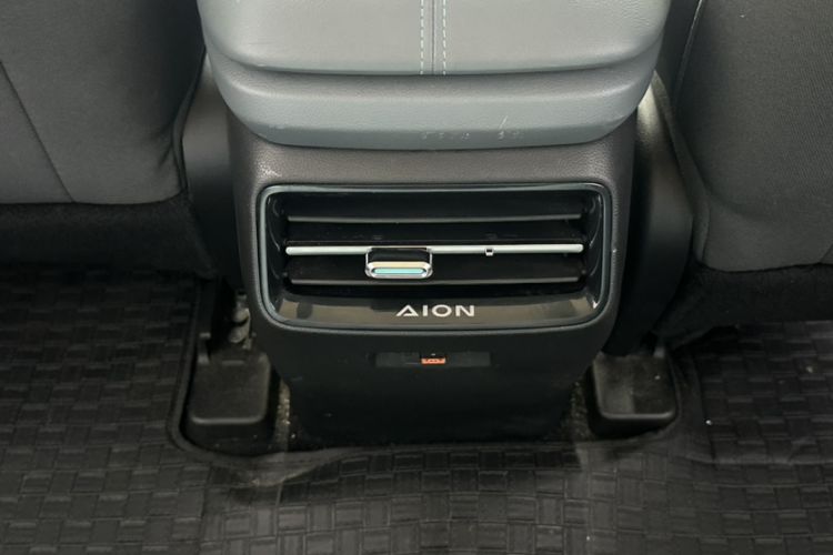 Used AION Y 2023 Younger Interior 5