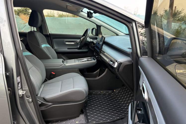 Used AION Y 2023 Plus 510 Enjoy Edition Interior 5