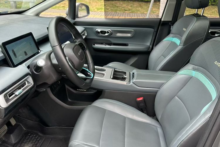 Used AION Y 2023 Plus 510 Smart Edition Interior 5