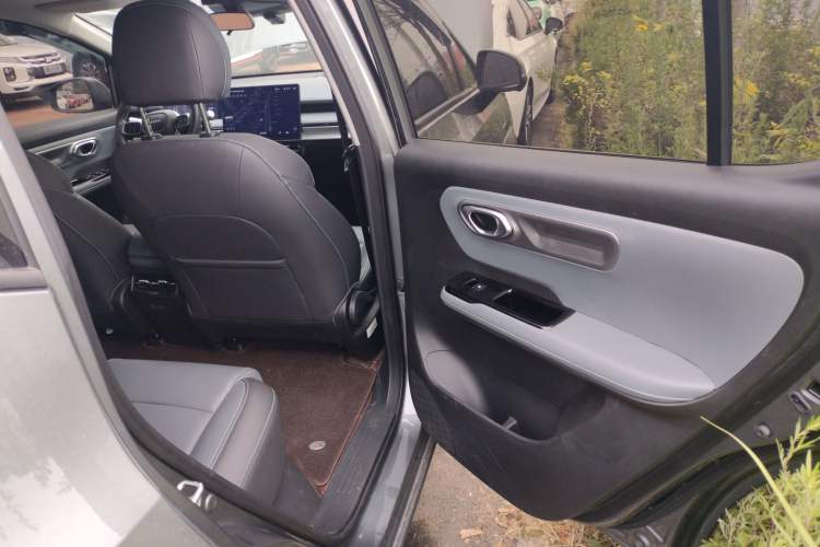 Used AION Y 2023 Younger Interior 6