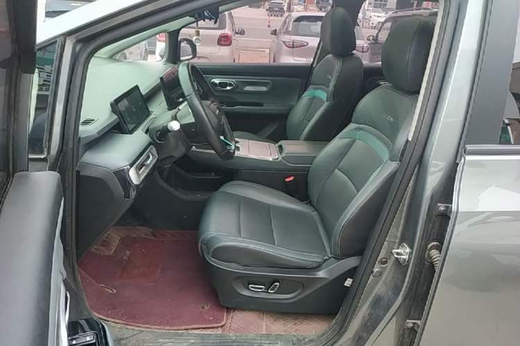 Used AION Y 2023 Plus 510 Smart Edition Left Front Seat