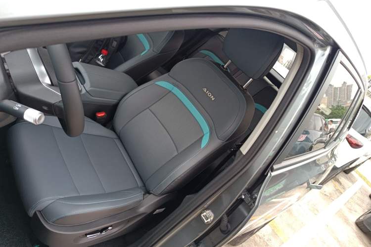 Used AION Y 2023 Younger Star Edition Left Front Seat