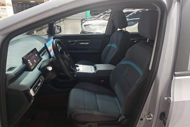 Used AION Y 2023 Plus 510 Enjoy Edition Left Front Seat