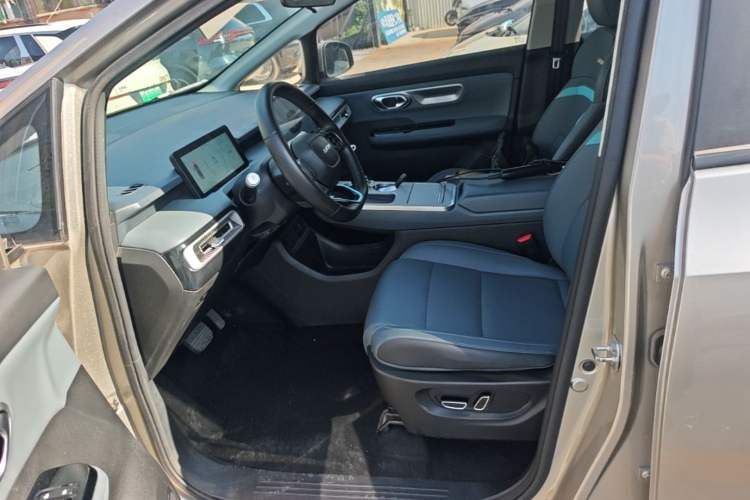 Used AION Y 2023 Younger Star Edition Left Front Seat