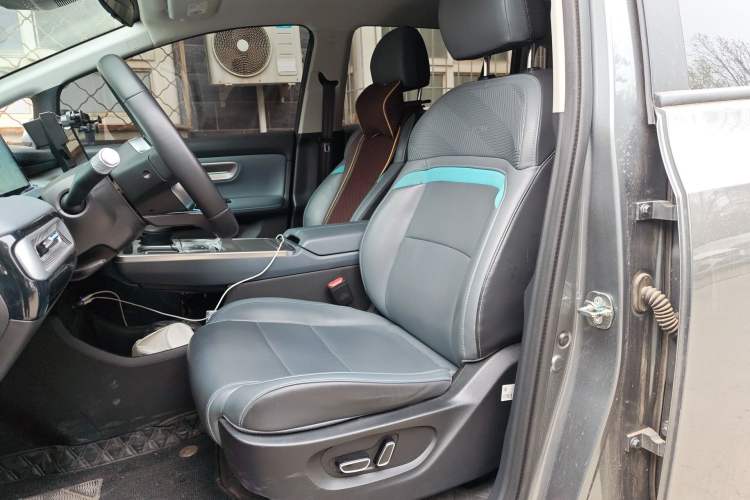 Used AION Y 2023 Plus 510 Smart Edition Left Front Seat