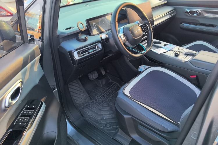 Used AION Y 2023 Younger Left Front Seat