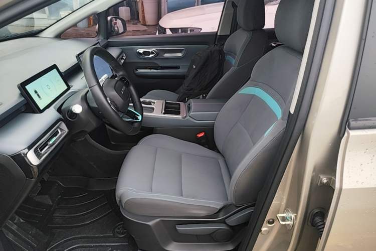 Used AION Y 2023 Plus 610 Enjoy Edition Left Front Seat