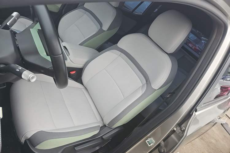 Used AION Y 2023 Plus 510 Enjoy Edition Left Front Seat