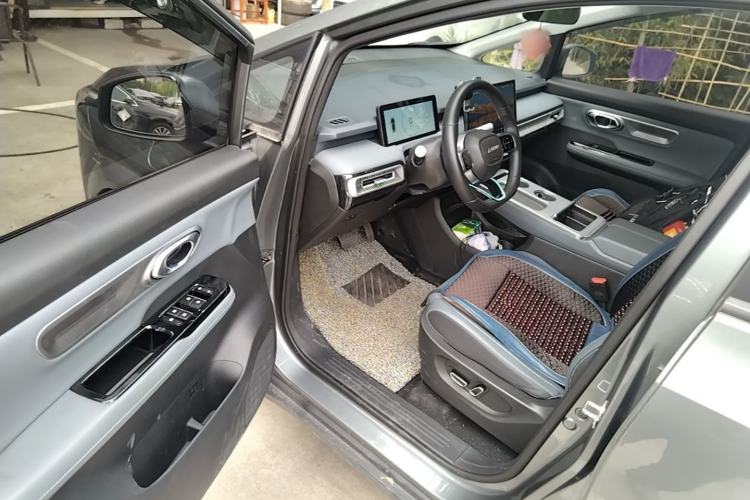 Used AION Y 2023 Plus 510 Smart Edition Left Front Seat