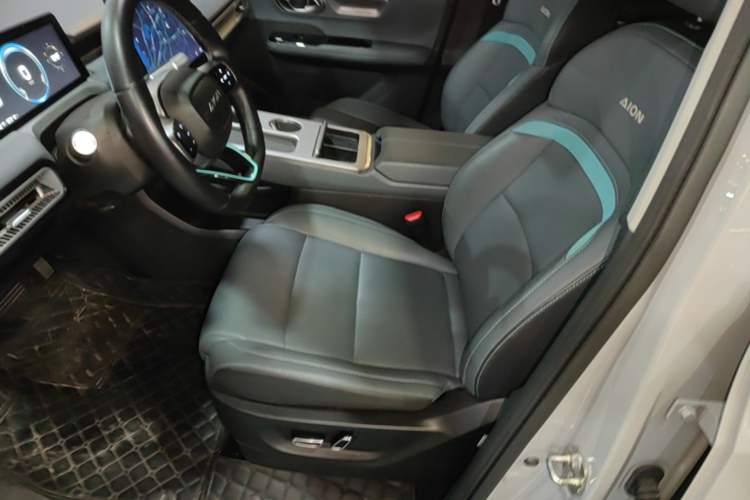 Used AION Y 2023 Plus 510 Smart Edition Left Front Seat
