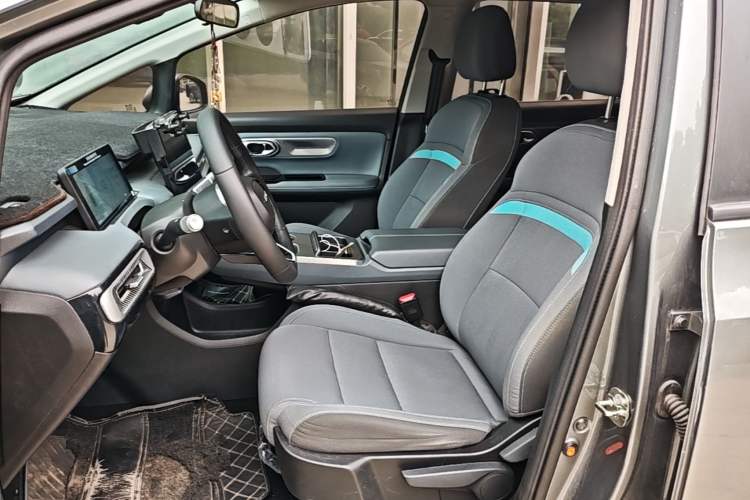 Used AION Y 2023 Plus 510 Enjoy Edition Left Front Seat