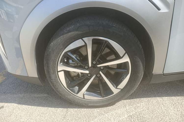 Used AION Y 2023 Plus 510 Smart Edition Left Front Wheel Hub