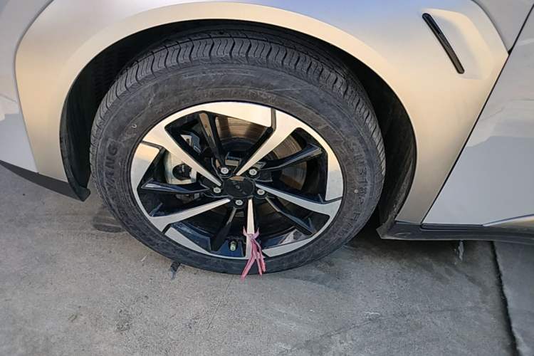 Used AION Y 2023 Plus 510 Smart Edition Left Front Wheel Hub