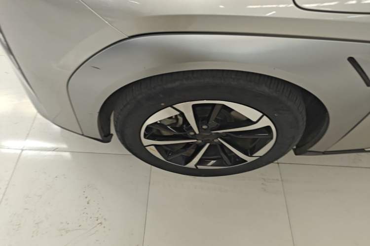 Used AION Y 2023 Plus 510 Smart Edition Left Front Wheel Hub